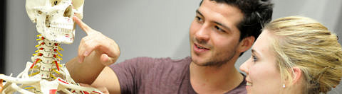 Towards entry "Medical students practice at PERLE"