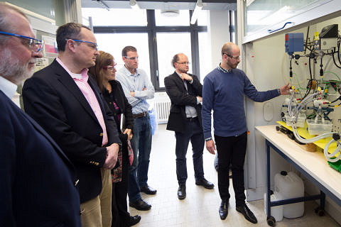 Towards entry "Researchers work on more sustainable nappies"