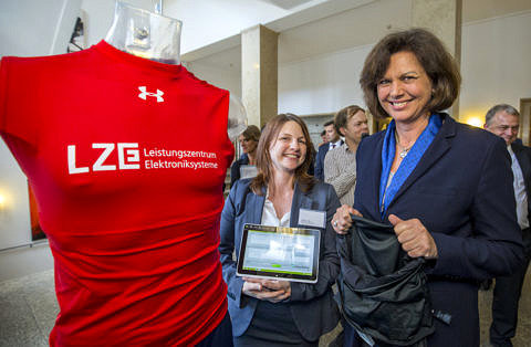 Towards entry "Leistungszentrum Elektroniksysteme: Erlangen's new centre for electronic systems"