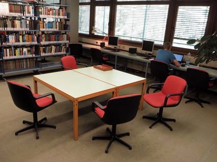 Departmental Library 09GP: Physics – loans and reading room (image: FAU/Christoph Ackermann)