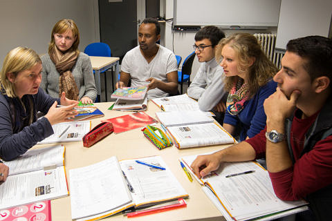 Towards entry "How FAU is helping refugees"