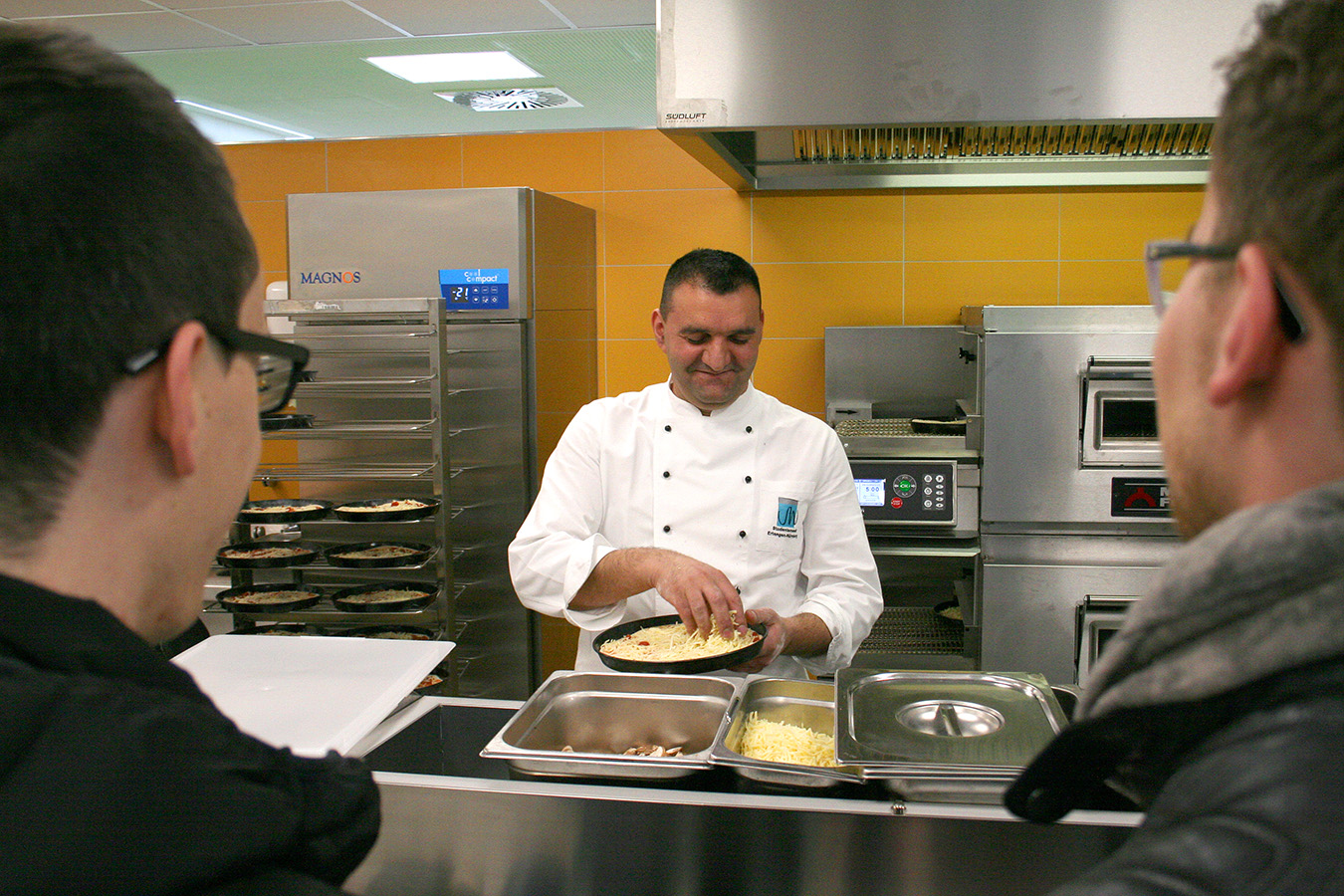 One of the new additions is the pizza and pasta bar with a range of dishes that change daily, including vegetarian and vegan options. (Image: FAU/Boris Mijat)