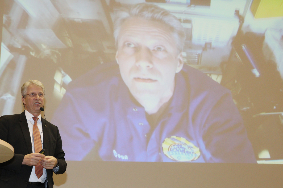 The University launched celebrations for the anniversary year with an academic symposium on 'Future of Research – Research of the Future'. An interdisciplinary approach was taken, with researchers from all disciplines at FAU joining international colleagues to cast a glance at the future of research. (Image: FAU/Kurt Fuchs)