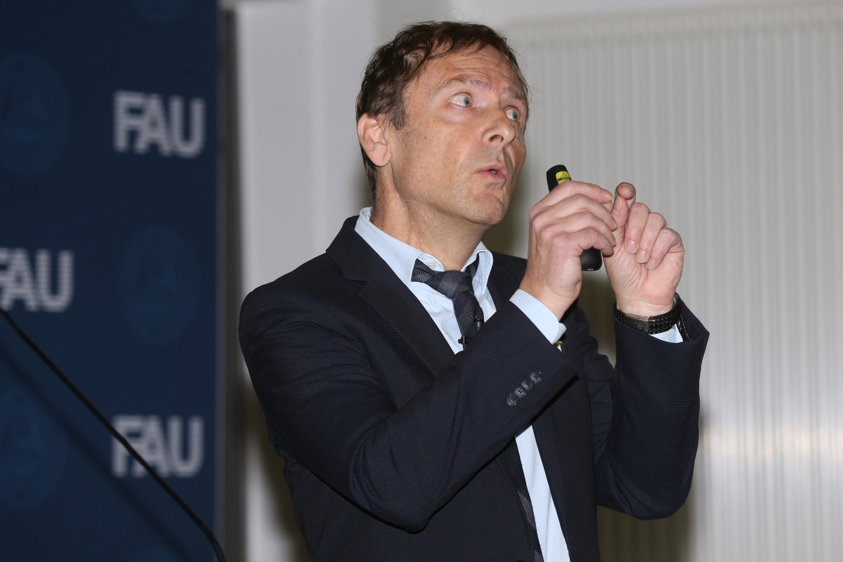 The University launched celebrations for the anniversary year with an academic symposium on 'Future of Research – Research of the Future'. An interdisciplinary approach was taken, with researchers from all disciplines at FAU joining international colleagues to cast a glance at the future of research. (Image: FAU/Kurt Fuchs)