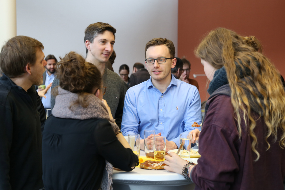 The University launched celebrations for the anniversary year with an academic symposium on 'Future of Research – Research of the Future'. An interdisciplinary approach was taken, with researchers from all disciplines at FAU joining international colleagues to cast a glance at the future of research. (Image: FAU/Kurt Fuchs)