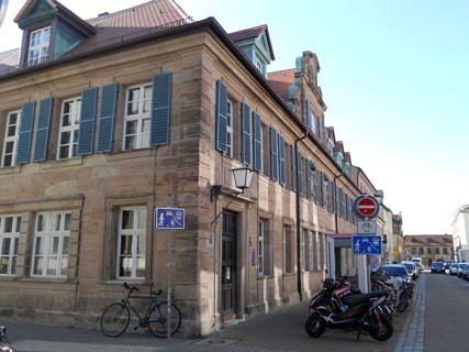 Towards entry "Image gallery and interview: 10 years of the FAU Welcome Centre"