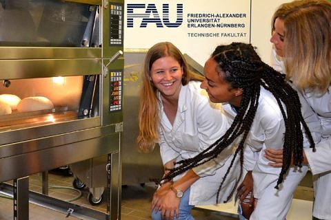 Towards entry "FAU researchers develop new baking method for improved energy efficiency in ovens"