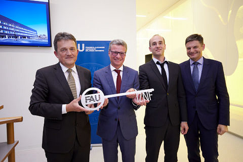 Towards entry "Interdisciplinary research into nanotechnology"