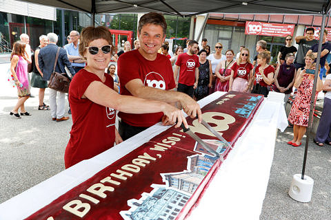 Towards entry "A birthday cake for the School of Business, Economics, and Society"
