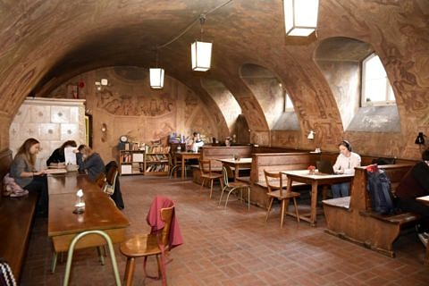 Towards entry "The ‘Trichter’ – more than just a café"