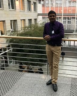 Towards entry "Dr. Sandip Shinde"