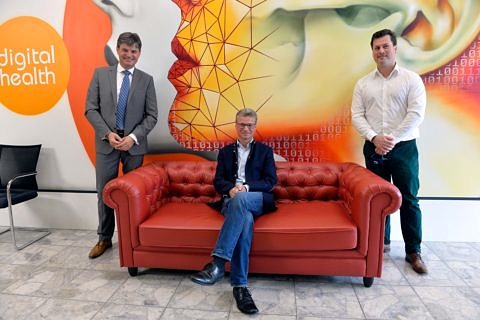 Towards entry "Bavarian science minister Bernd Sibler visits Digital Health Hub at FAU"