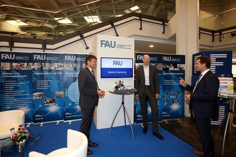 Towards entry "Global market leaders visit Erlangen"