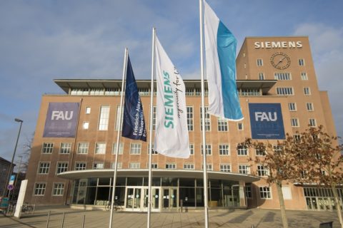 Towards entry "Himbeerpalast to provide temporary accommodation for refugees"