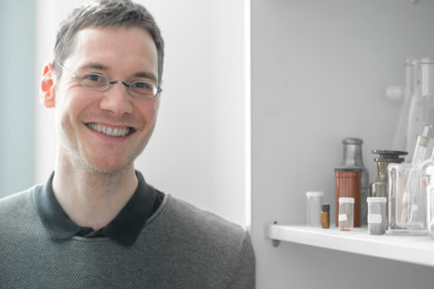 Towards entry "Small, mini, nano: The world’s smallest gear wheel"