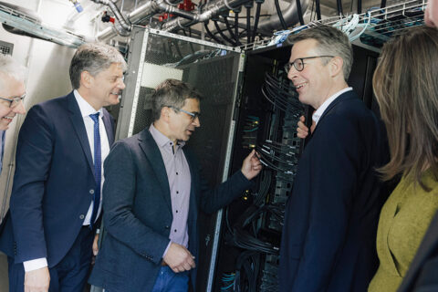 Towards entry "Starting signal for top AI supercomputer at FAU"