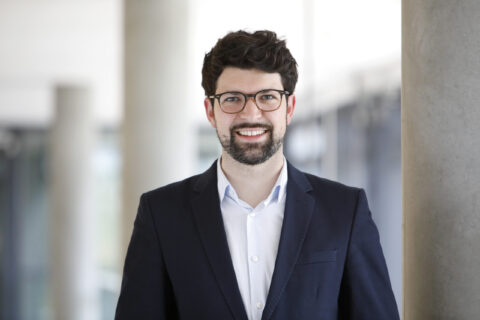 Towards entry "Social media: What needs to change to improve the mental health of young people?"