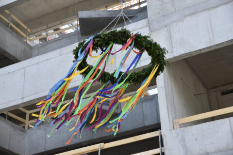 Towards entry "Topping out ceremony for Technical Chemistry"