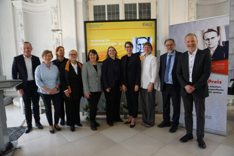 From left to right: Regional Bishop Christian Kopp (Evangelical Lutheran Church in Bavaria), Senior Church Councillor Dr. Kristin Bergmann (Head of the EKD's Office for Equal Opportunities), jury member Prof. Dr. Ute Gause (Ruhr University Bochum), jury member Prof. Dr. Ulrike Auga (Humboldt University Berlin), Naemi Muñoz Perez (junior award winner), Dr. Florence Häneke (main award winner), Prof. Dr. Caroline Teschmer (main award winner), Donate Wagner (junior award winner), Prof. Dr. David du Toit (spokesperson of the Department of Theology), Vice President Prof. Dr. Andreas Hirsch. (Image: LS Practical Theology)