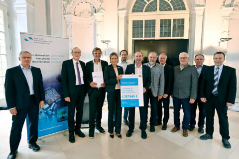 Towards entry "FORnanoSatellites: Around 1.8 million euros for research into small satellites"