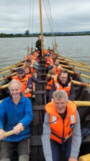 Educational rowing on the Altmühlsee: supervisors and participants on the F.A.N. (Photo: Thomas Eberle)