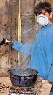 Educational rowing on the Altmühlsee: the hull is coated with tar. (Photo: Thomas Eberle)