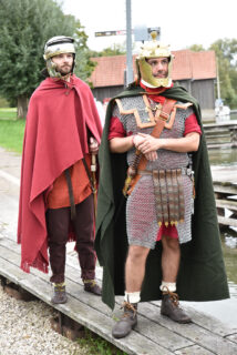 Students and volunteers dressed as Romans. (Image: FAU/Boris Mijat)