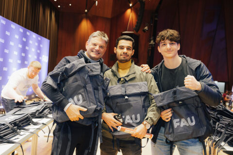 First semester welcome 2025 in the Heinrich-Lades-Halle. (Image: FAU/Giulia Iannicelli)