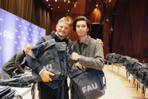 First semester welcome 2025 in the Heinrich-Lades-Halle. (Image: FAU/Giulia Iannicelli)