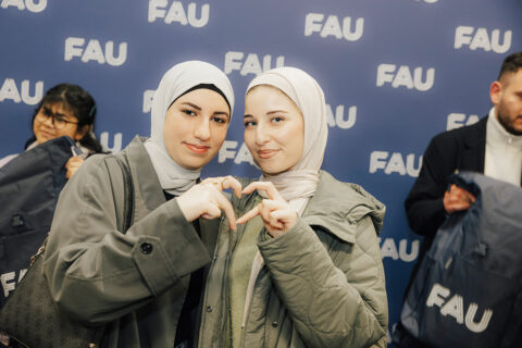First semester welcome 2025 in the Heinrich-Lades-Halle. (Image: FAU/Giulia Iannicelli)