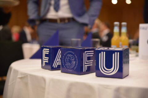 Symbolic picture for the article. The link opens the image in a large view.