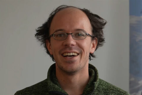 Towards entry "Glacier research: Artificial intelligence allows researchers to calculate snow drifts"