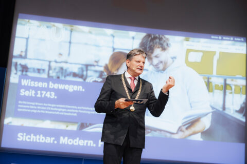 The FAU Dies Academicus 2025: Opening speech by FAU President Joachim Hornegger. (Image: FAU/Giulia Iannicelli)