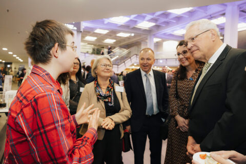 The FAU Dies Academicus 2025: Interior Minister Joachim Herrman and the organizers and education professionals of the "Inclusive Education Bavaria" project. (Image: FAU/Giulia Iannicelli)