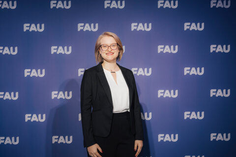 FAU Awards 2025: Trägerin des Lehrpreises der Philosophischen Fakultät, Kathrina Zink. (Bild: FAU/Giulia Iannicelli)